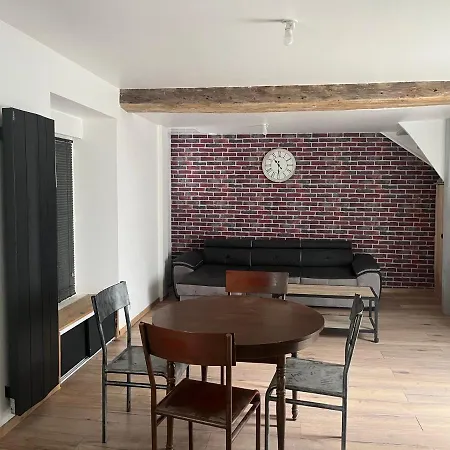 Hotell Petite Maison Sympa Saint-Jean-sur-Mayenne